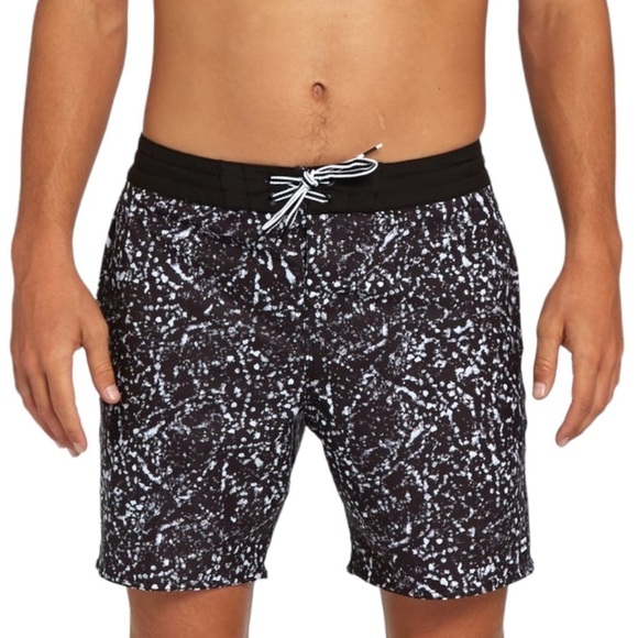 BILLABONG 17”  LOW TIDE SUNDAYS Board shorts Swim Size 30 Black Print - Picture 1 of 12